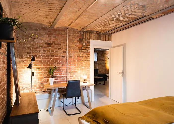 Luxurious Urban Living - Premium Downtown Apartments Next To Hbf