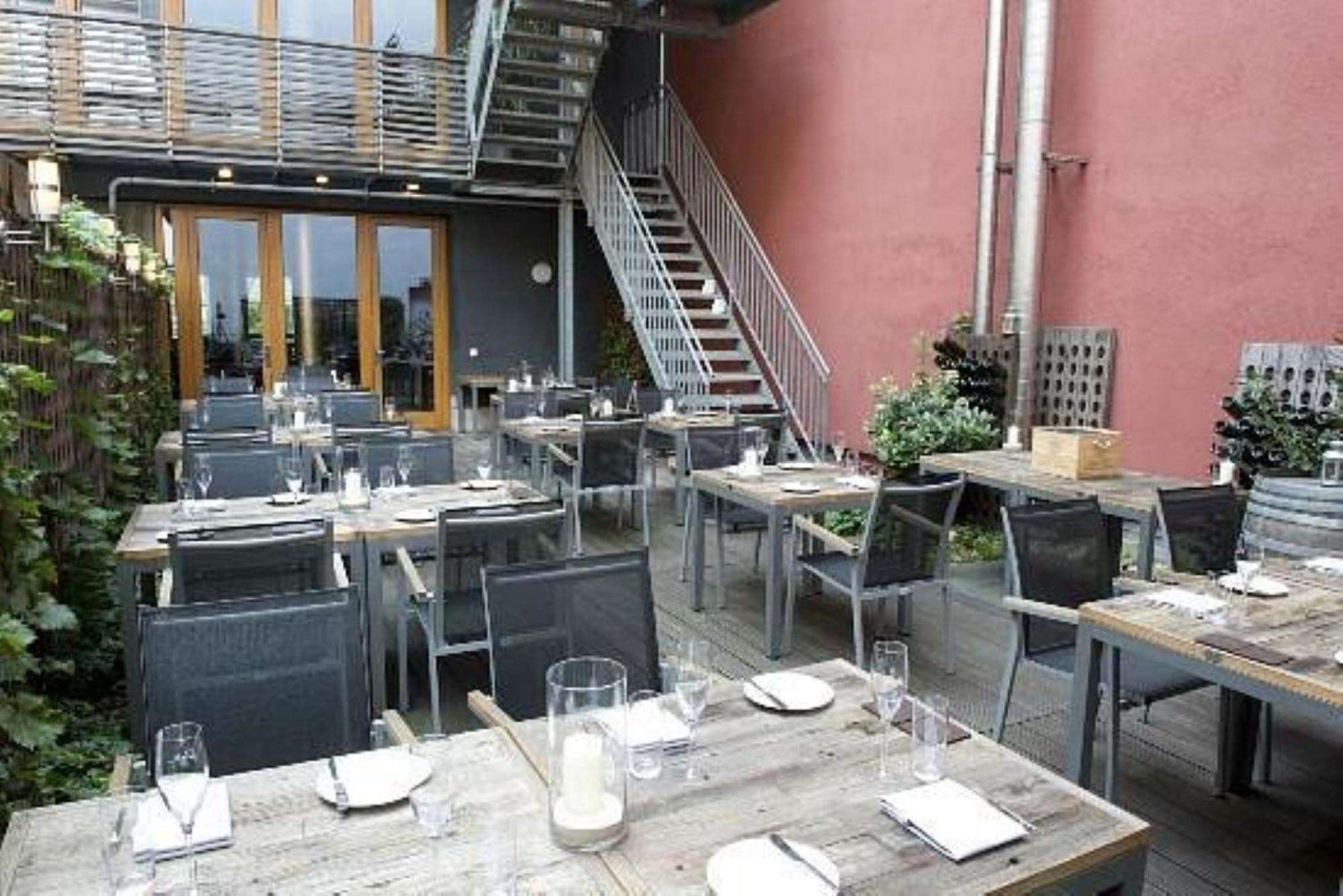 Luxurious Urban Living - Premium Downtown Next To Hbf Apartament *